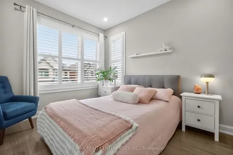 1453 Varelas Passage Oakville ON L6H 3S3