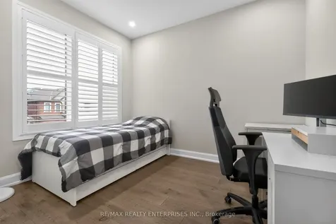 1453 Varelas Passage Oakville ON L6H 3S3