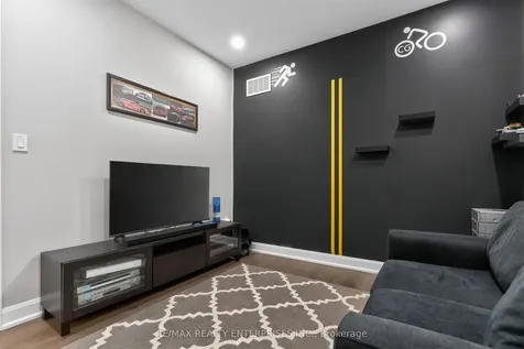 1453 Varelas Passage Oakville ON L6H 3S3