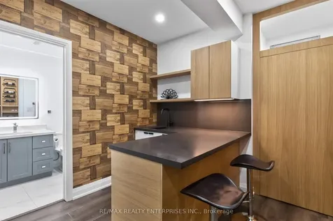 1453 Varelas Passage Oakville ON L6H 3S3