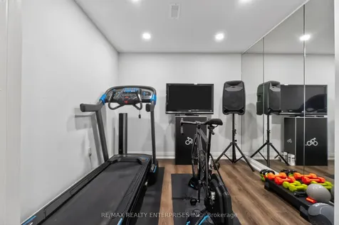 1453 Varelas Passage Oakville ON L6H 3S3