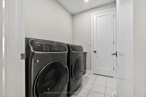 1453 Varelas Passage Oakville ON L6H 3S3