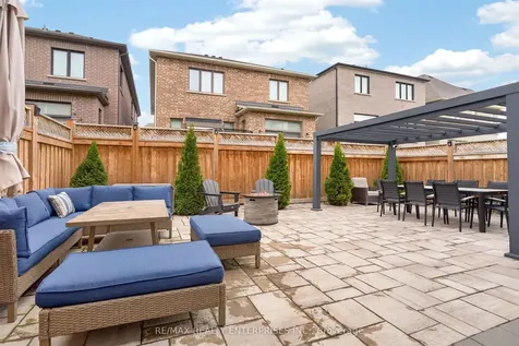 1453 Varelas Passage Oakville ON L6H 3S3