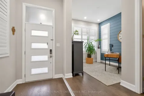 1453 Varelas Passage Oakville ON L6H 3S3