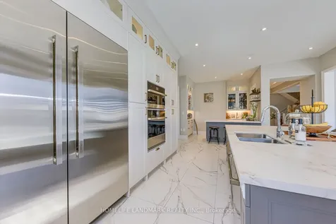 2336 Edward Leaver Trail Oakville ON L6M 4G3
