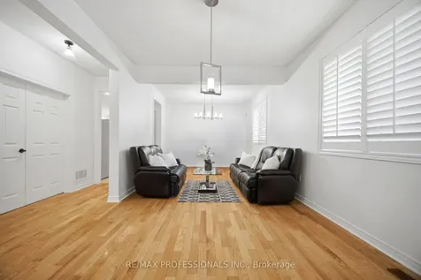 3863 Passway Road Mississauga ON L5N 8N9