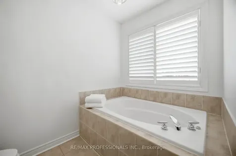 3863 Passway Road Mississauga ON L5N 8N9