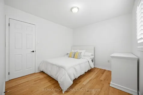 3863 Passway Road Mississauga ON L5N 8N9