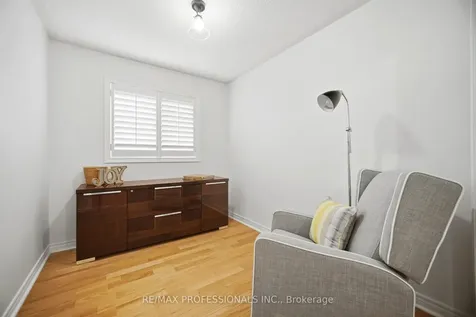 3863 Passway Road Mississauga ON L5N 8N9