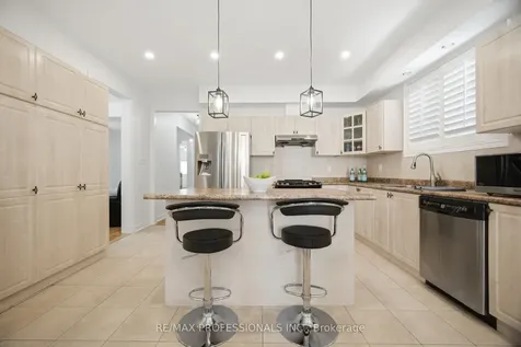 3863 Passway Road Mississauga ON L5N 8N9