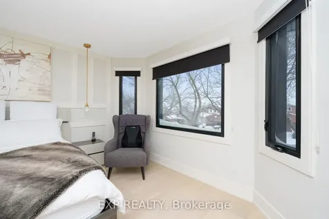 1279 Winterbourne Drive Oakville ON L6J 7E4