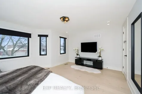 1279 Winterbourne Drive Oakville ON L6J 7E4