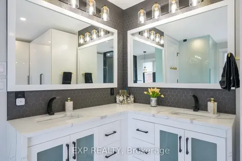 1279 Winterbourne Drive Oakville ON L6J 7E4