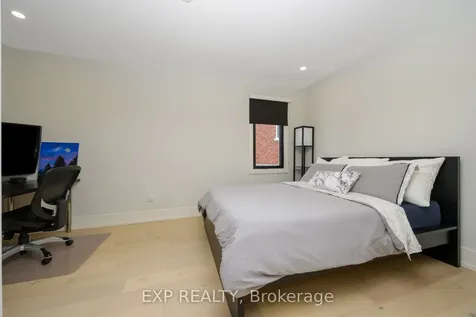 1279 Winterbourne Drive Oakville ON L6J 7E4