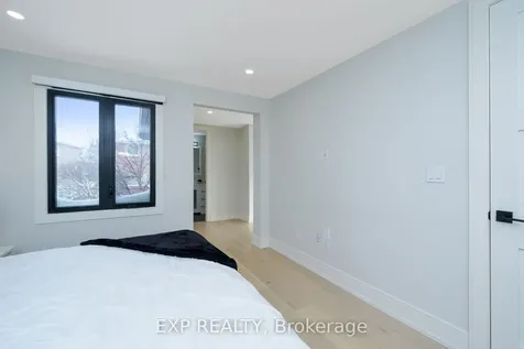 1279 Winterbourne Drive Oakville ON L6J 7E4