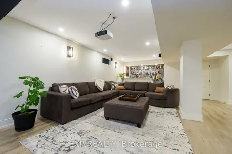 1279 Winterbourne Drive Oakville ON L6J 7E4