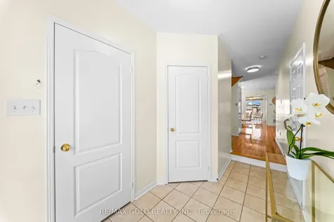 100 Tomabrook Crescent Brampton ON L6R 0V5