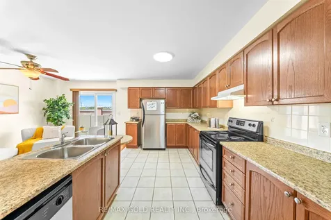 100 Tomabrook Crescent Brampton ON L6R 0V5