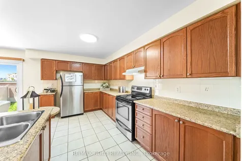 100 Tomabrook Crescent Brampton ON L6R 0V5
