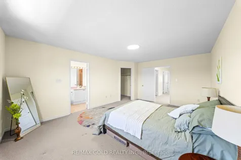 100 Tomabrook Crescent Brampton ON L6R 0V5
