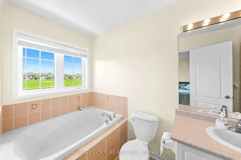 100 Tomabrook Crescent Brampton ON L6R 0V5