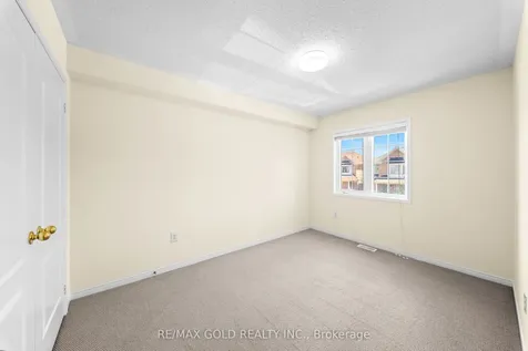100 Tomabrook Crescent Brampton ON L6R 0V5