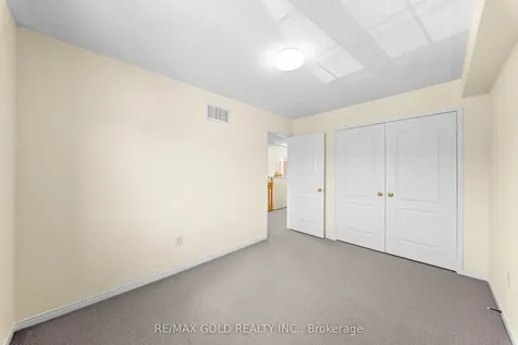 100 Tomabrook Crescent Brampton ON L6R 0V5