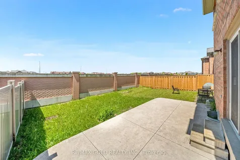 100 Tomabrook Crescent Brampton ON L6R 0V5