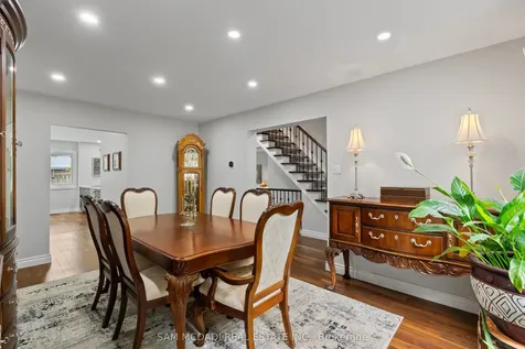 2707 Jerring Mews Mississauga ON L5L 2M7