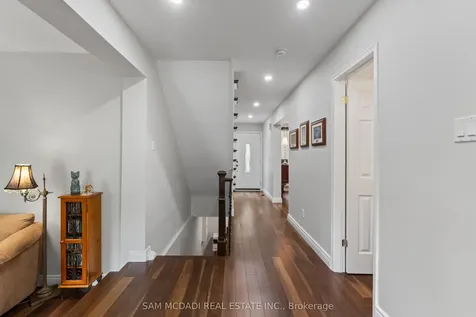 2707 Jerring Mews Mississauga ON L5L 2M7