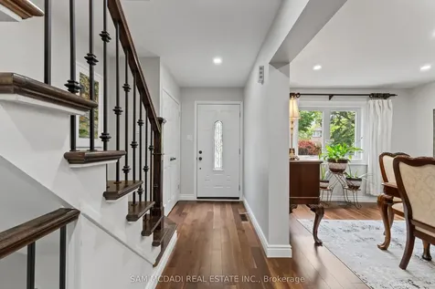 2707 Jerring Mews Mississauga ON L5L 2M7