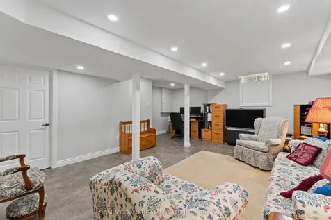2707 Jerring Mews Mississauga ON L5L 2M7