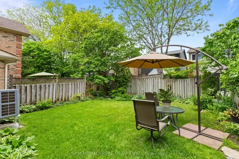 2707 Jerring Mews Mississauga ON L5L 2M7