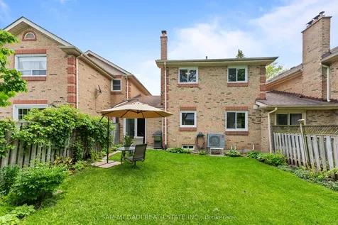 2707 Jerring Mews Mississauga ON L5L 2M7
