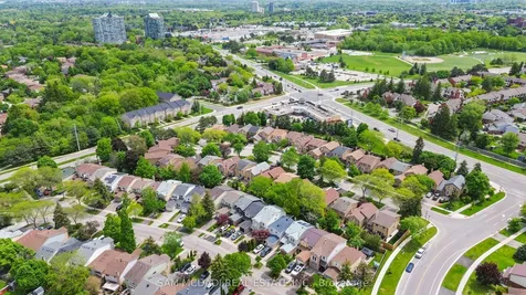 2707 Jerring Mews Mississauga ON L5L 2M7