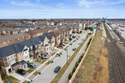 57 Baycliffe Crescent Brampton ON L7A 3Z3