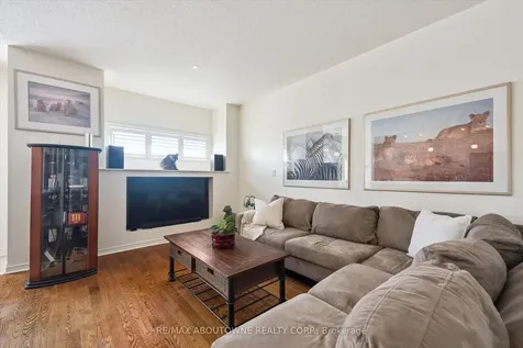 2484 Capilano Crescent Oakville ON L6H 6L4