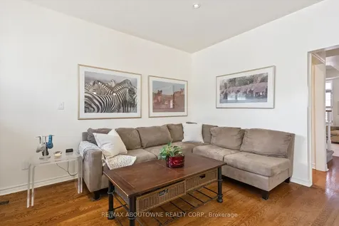 2484 Capilano Crescent Oakville ON L6H 6L4