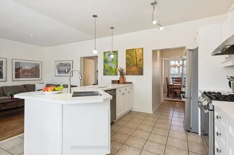 2484 Capilano Crescent Oakville ON L6H 6L4