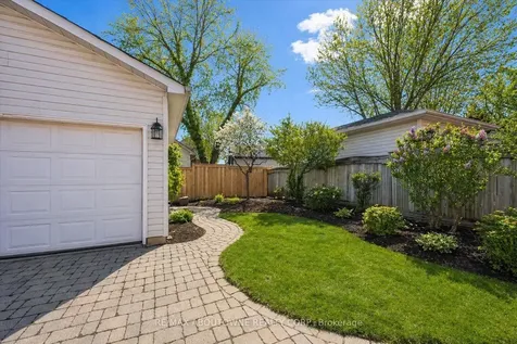 2484 Capilano Crescent Oakville ON L6H 6L4