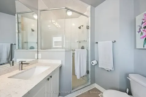 2484 Capilano Crescent Oakville ON L6H 6L4