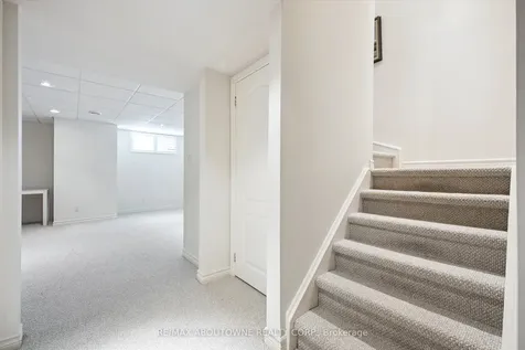 2484 Capilano Crescent Oakville ON L6H 6L4