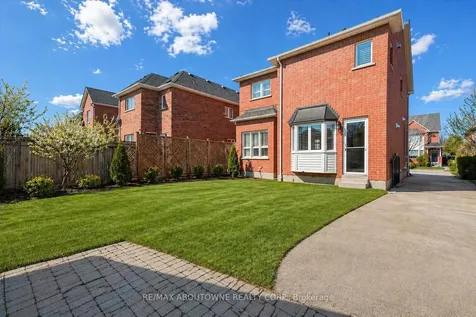 2484 Capilano Crescent Oakville ON L6H 6L4