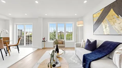 9 Edgewater Court Brampton ON L6R 0W8