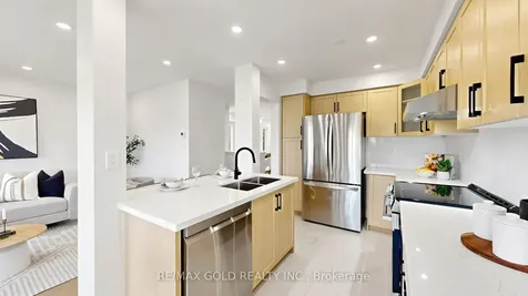 9 Edgewater Court Brampton ON L6R 0W8