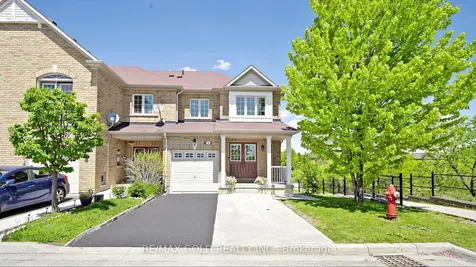 9 Edgewater Court Brampton ON L6R 0W8