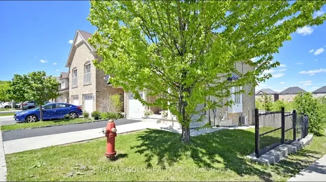 9 Edgewater Court Brampton ON L6R 0W8