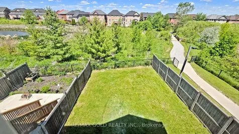 9 Edgewater Court Brampton ON L6R 0W8