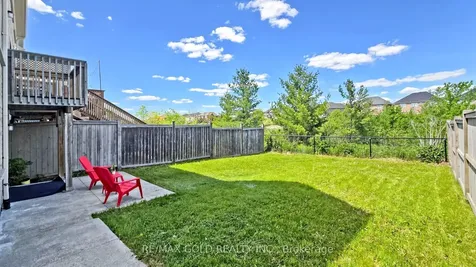 9 Edgewater Court Brampton ON L6R 0W8