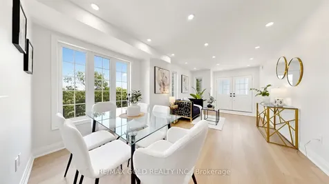 9 Edgewater Court Brampton ON L6R 0W8